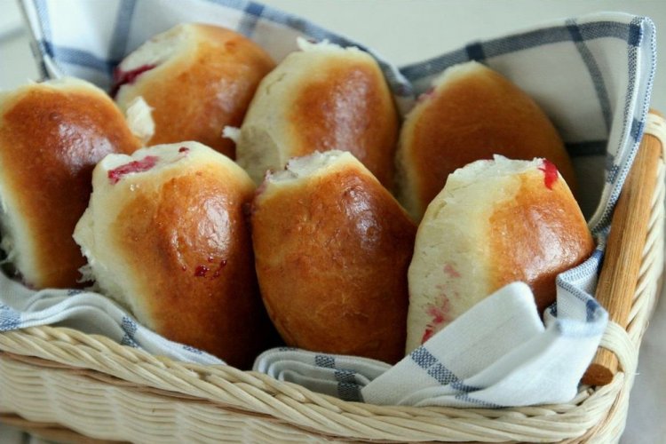 Pasteles de fresa con levadura fresca