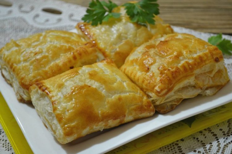 Empanadillas de hojaldre con albaricoques