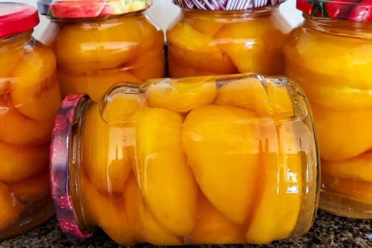 Peaches in Their Own Juice with Citric Acid