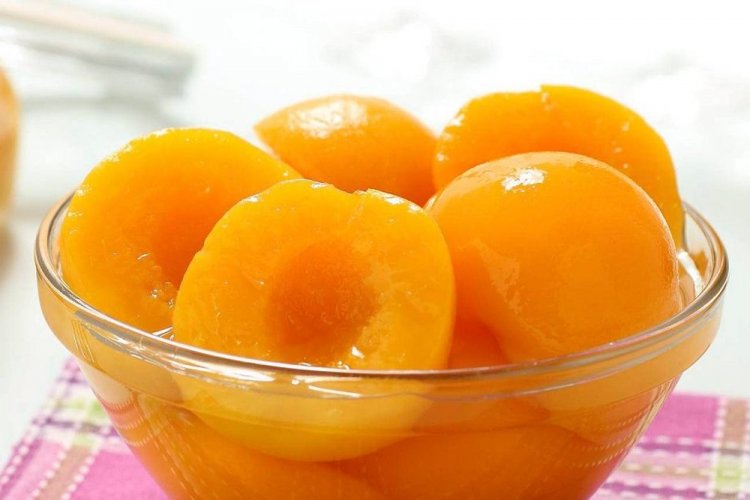 Albaricoques con canela en su propio jugo