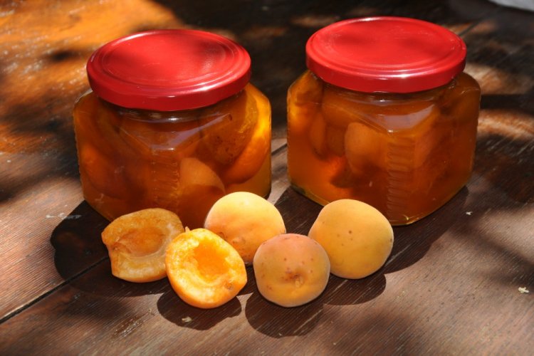 Albaricoques en su propio jugo al horno