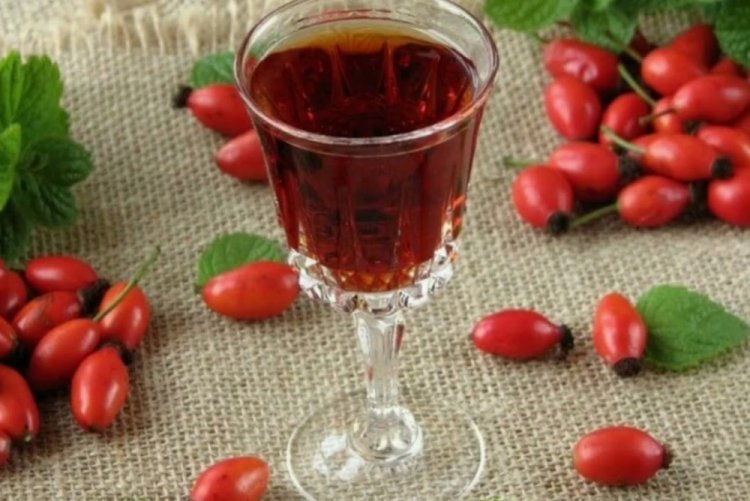 Licor de grosella y escaramujo