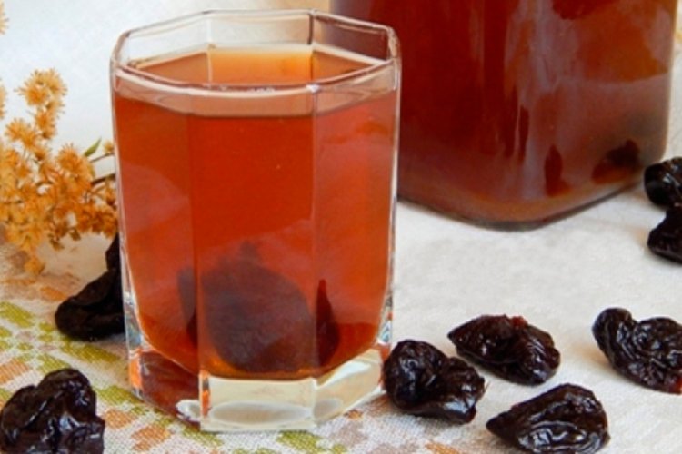 Licor de grosella con miel y frutos secos