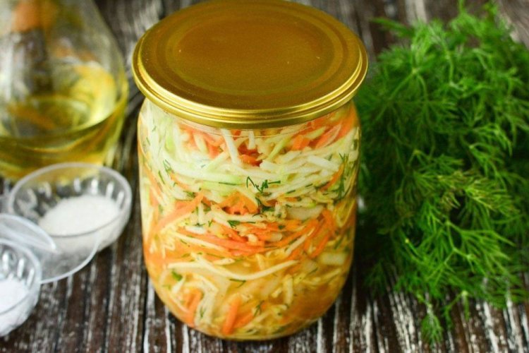 Ensalada de calabacín y zanahoria al estilo coreano