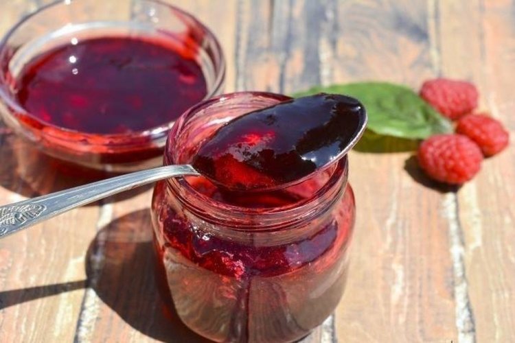 Gelatina de frambuesa con gelatina y ácido cítrico