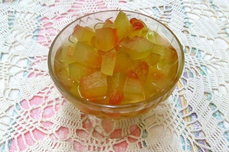 Wassermelonenrinden-Marmelade mit Ingwer für den Winter