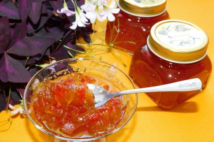 Marmelade aus Wassermelonen- und Orangenschalen