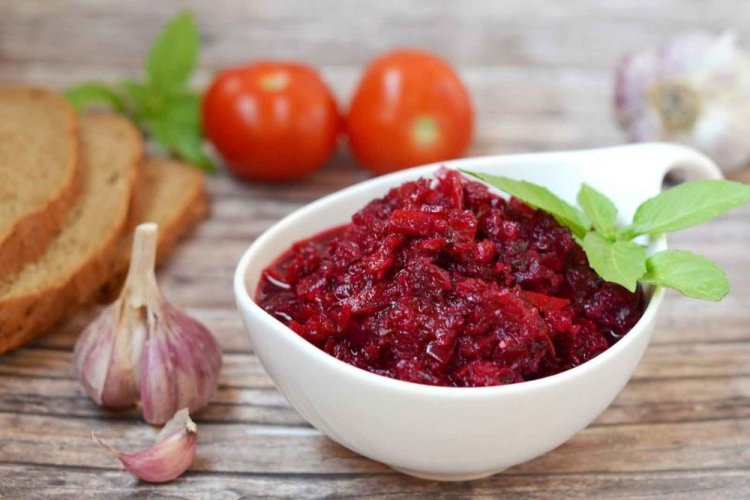 Dressing für ukrainischen Borschtsch für den Winter