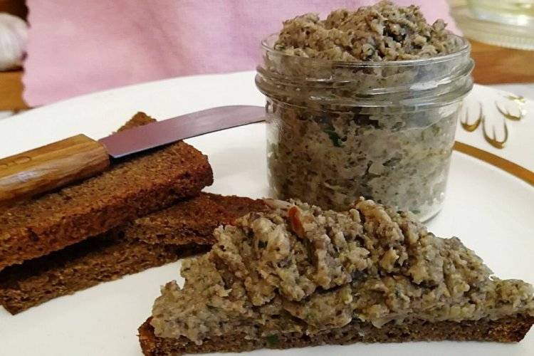 Caviar de setas de miel con ajo y salsa de soja