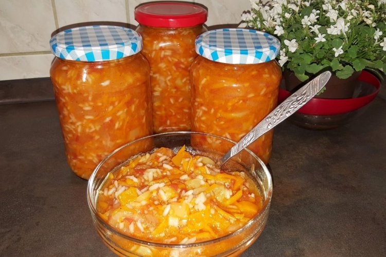 Reissalat mit Gemüse für den Winter