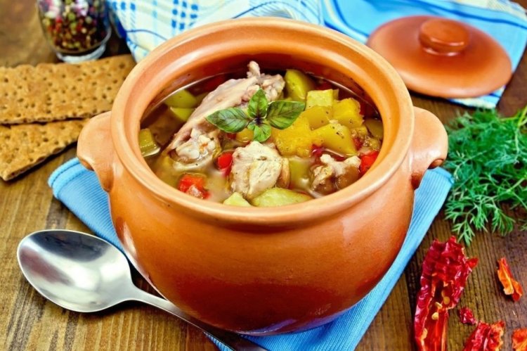 Roast with Chicken Drumsticks and Vegetables