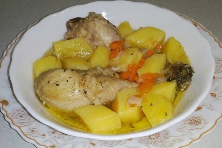Stewed Potatoes with Chicken Drumsticks