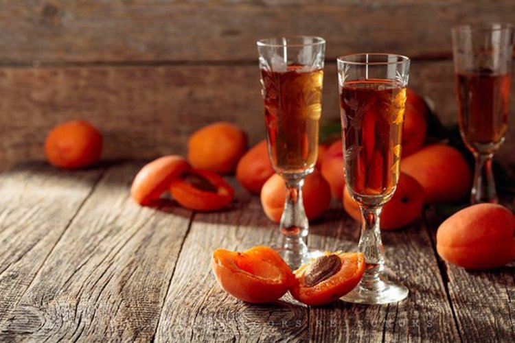 Licor de albaricoque con ginebra