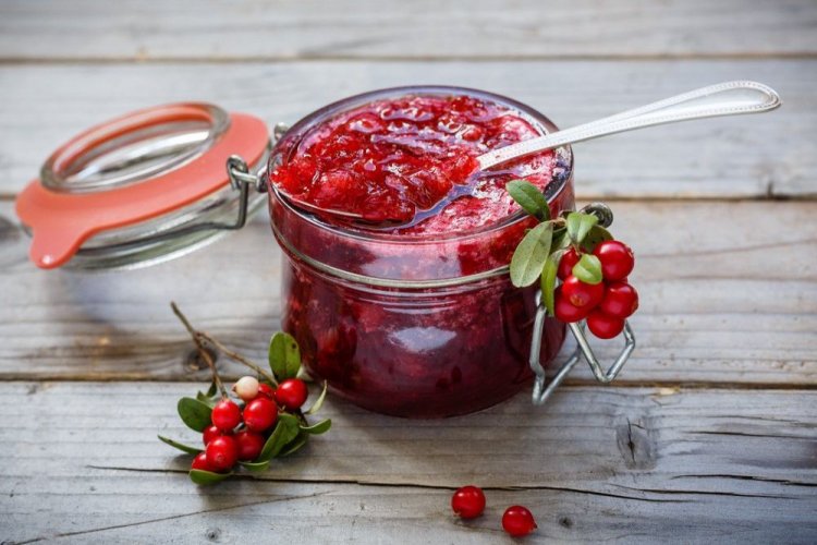 Lingonberry Jam with Pectin