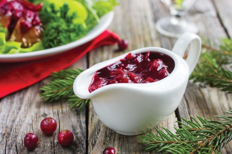 Lingonberry Sauce with Wine and Curry