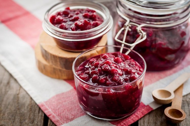 Lingonberries in Their Own Juice with Sugar and Citric Acid
