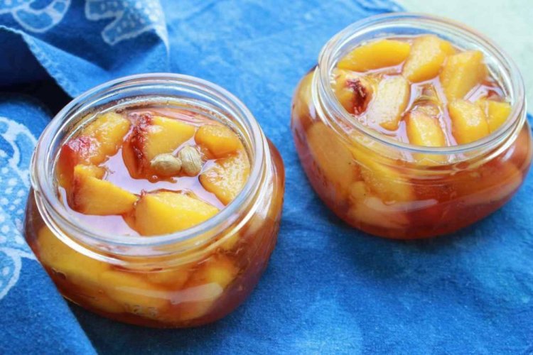 Mermelada de nectarina con cardamomo y ralladura de limón