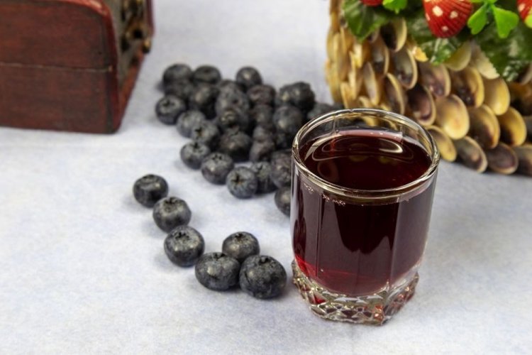 Blueberry and Chokeberry Wine