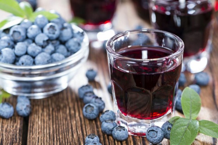Blueberry Wine with Fresh Yeast