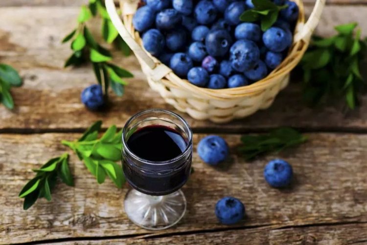 Blueberry Wine with Dry Yeast