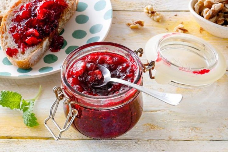 Cranberry Jam with Walnuts