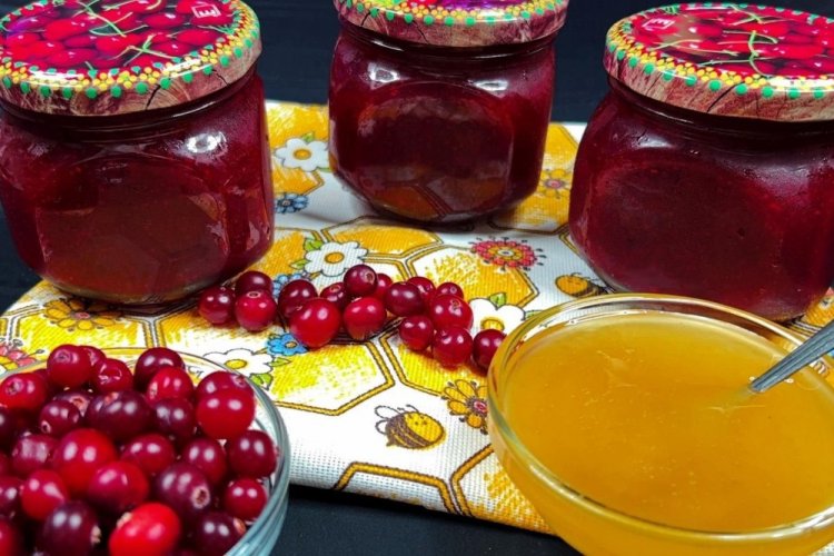 Cranberries with Honey for Winter