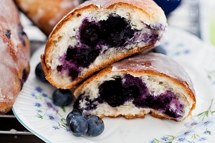 Blueberry and Cottage Cheese Hand Pies