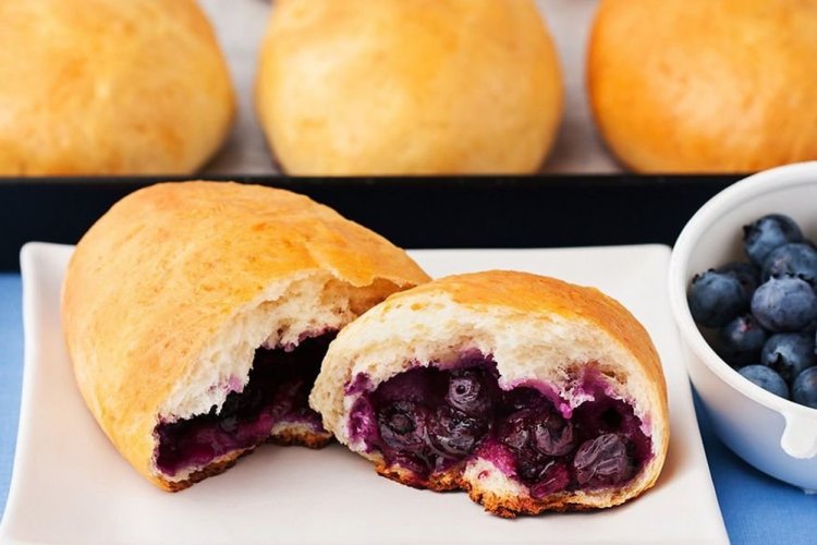 Yeast-Free Blueberry Hand Pies with Milk