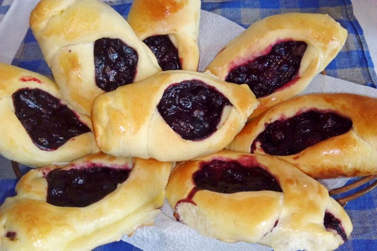 Boat Shaped Blueberry Hand Pies