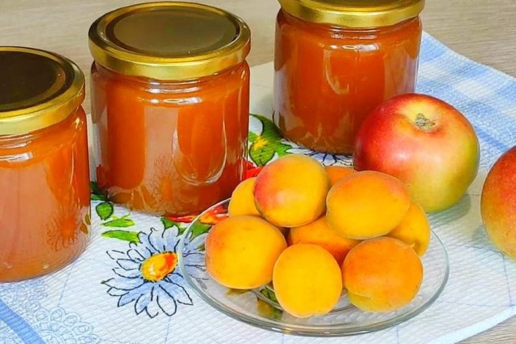 Apple and Apricot Jam