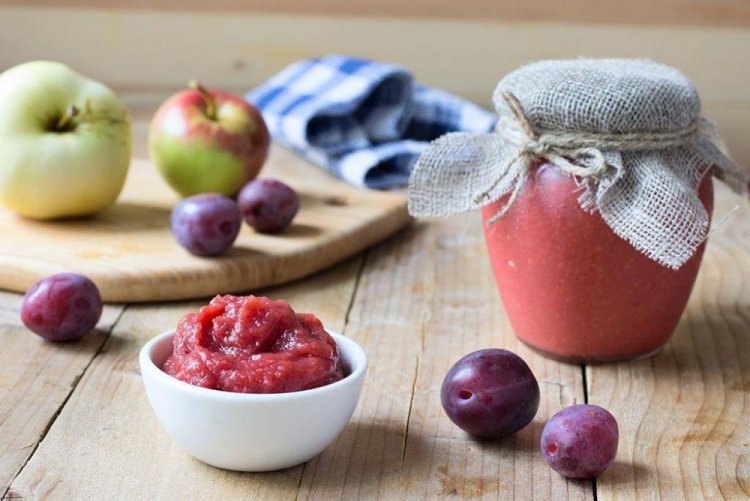 Apple Puree with Plums