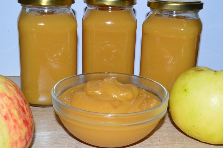 Apple Puree for Babies for Winter