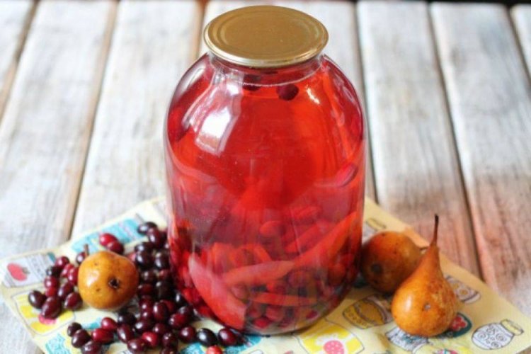 Pear Compote with Dogwood