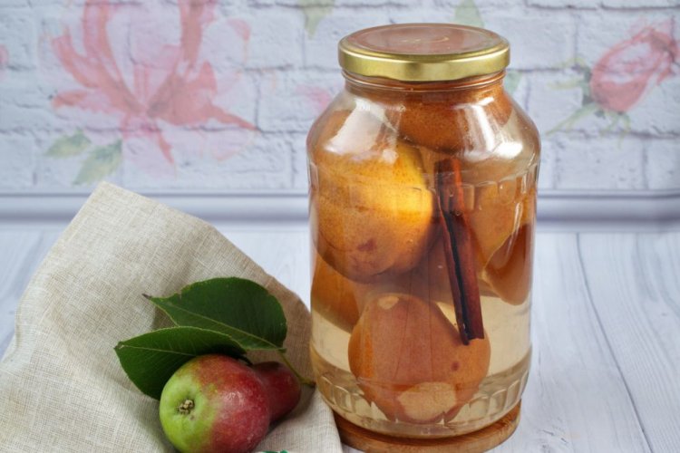 Pear Compote with Cinnamon
