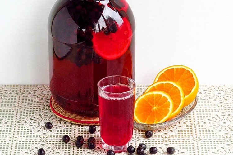 Aroniabeeren-Orangen-Kompott für den Winter