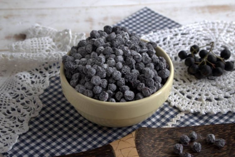 Getrocknete Aroniabeeren in Zucker