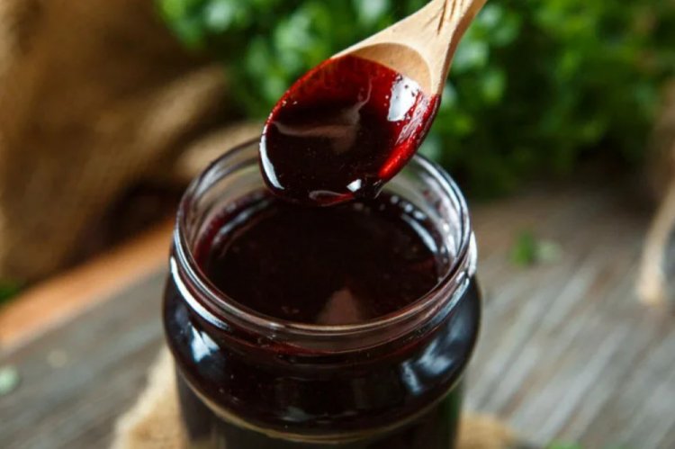 Aroniabeeren mit Honig für den Winter