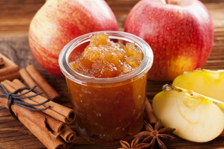 Spicy Apple Jam for Winter