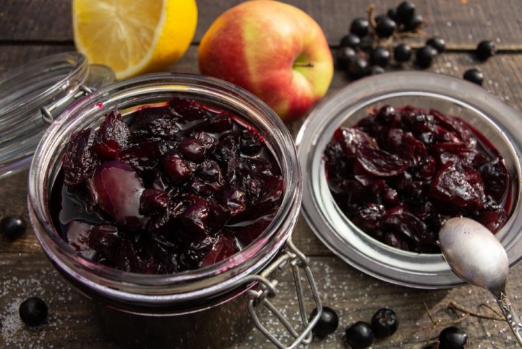 Apple and Chokeberry Jam