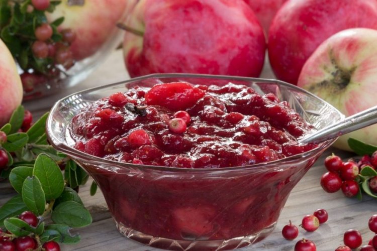 Apple and Lingonberry Jam for Winter