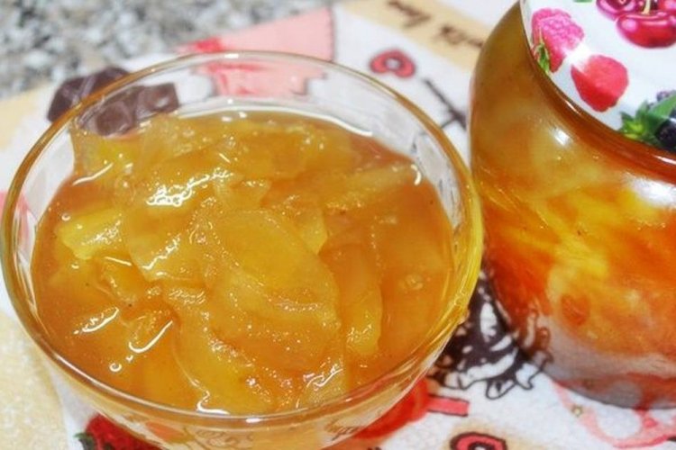 Mermelada de pera en rodajas ámbar