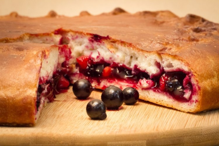 Tarta de grosella con crema agria