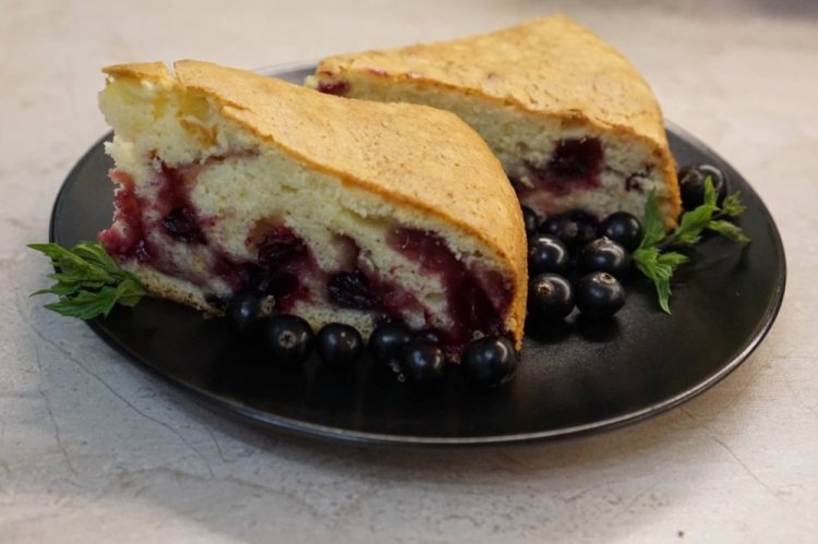 Tarta de grosella con kéfir