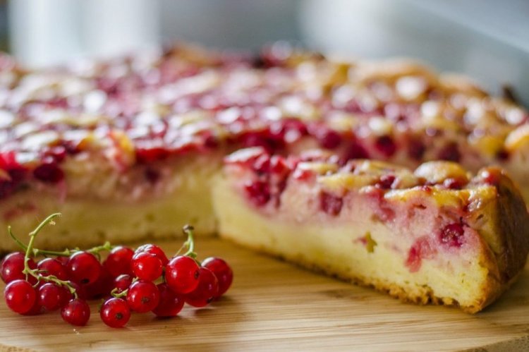 Tarta de requesón con grosella