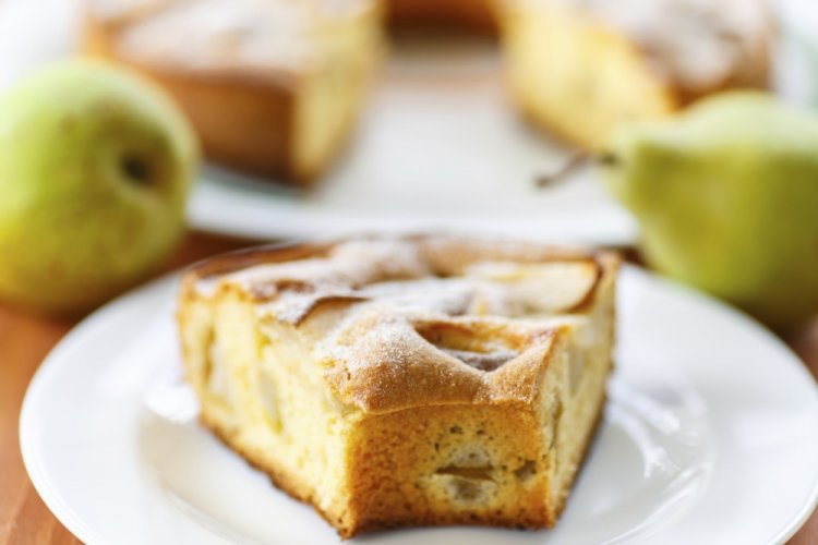 Birnen-Charlotte mit Reismehl und Honig
