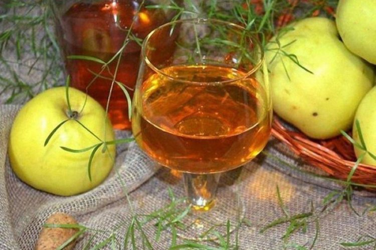 Apple Wine with Burnt Sugar