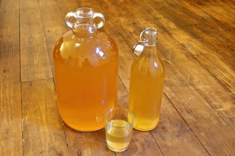 Apple Wine with Grapes