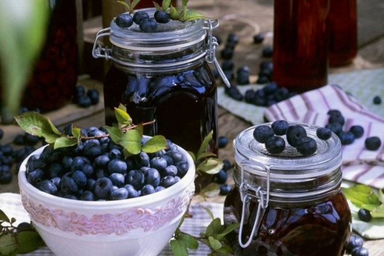 Blueberry Confiture with Gelatin