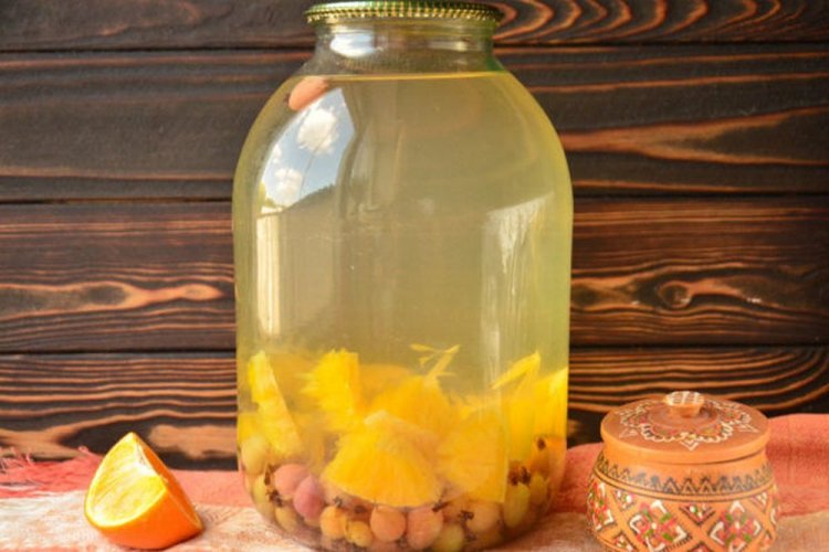 Compota de grosella con naranja sin esterilización