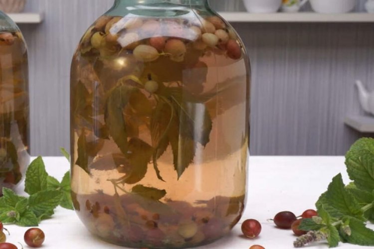 Compota Mojito de grosella con naranja y menta para el invierno